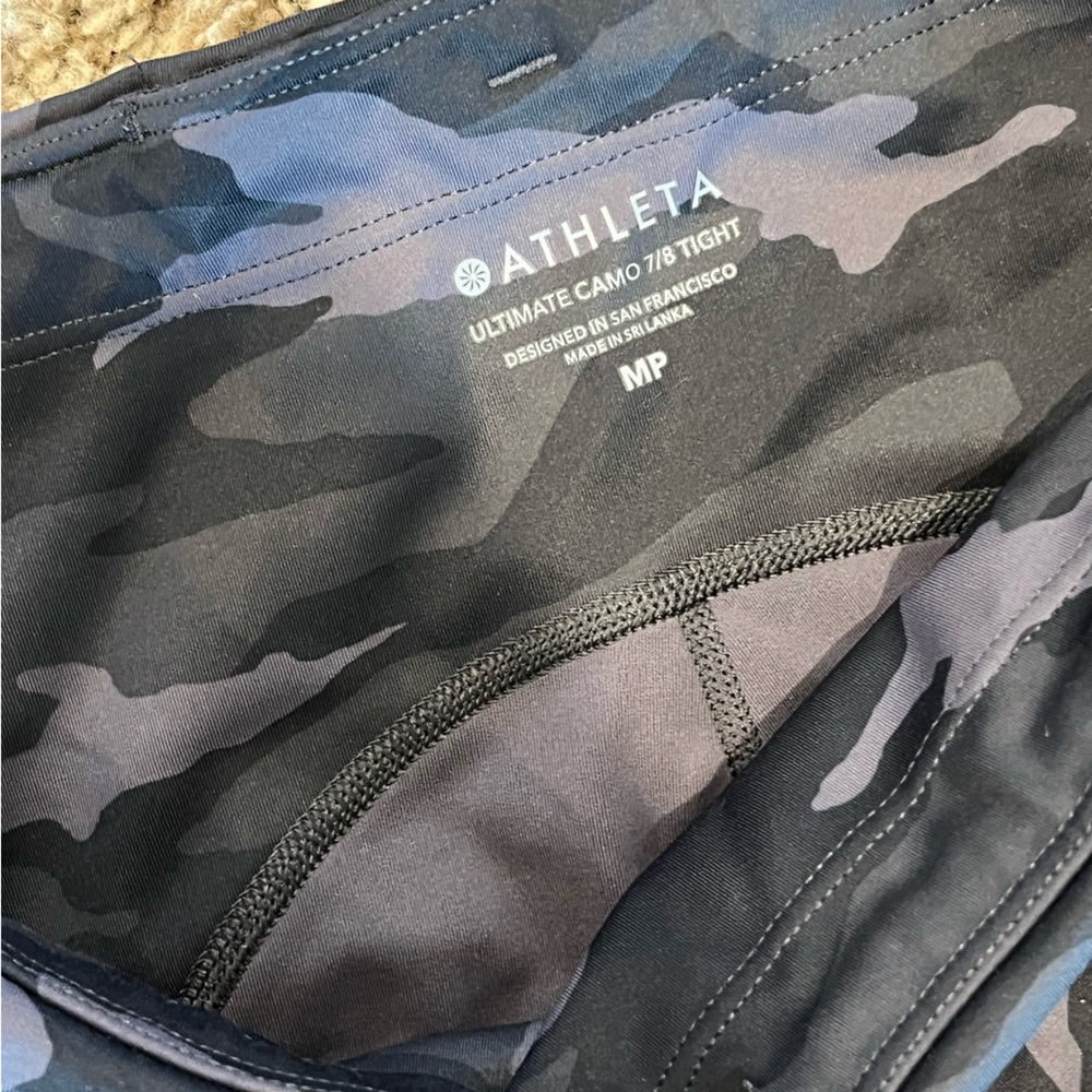 ATHLETA Ultimate Camo Leggings 7/8 size Medium Petite EUC - Picture 2 of 3